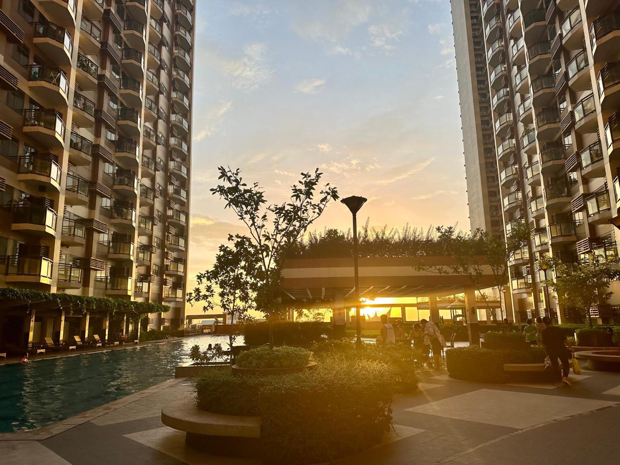 Апартаменты The Radiance Manila Bay Экстерьер фото